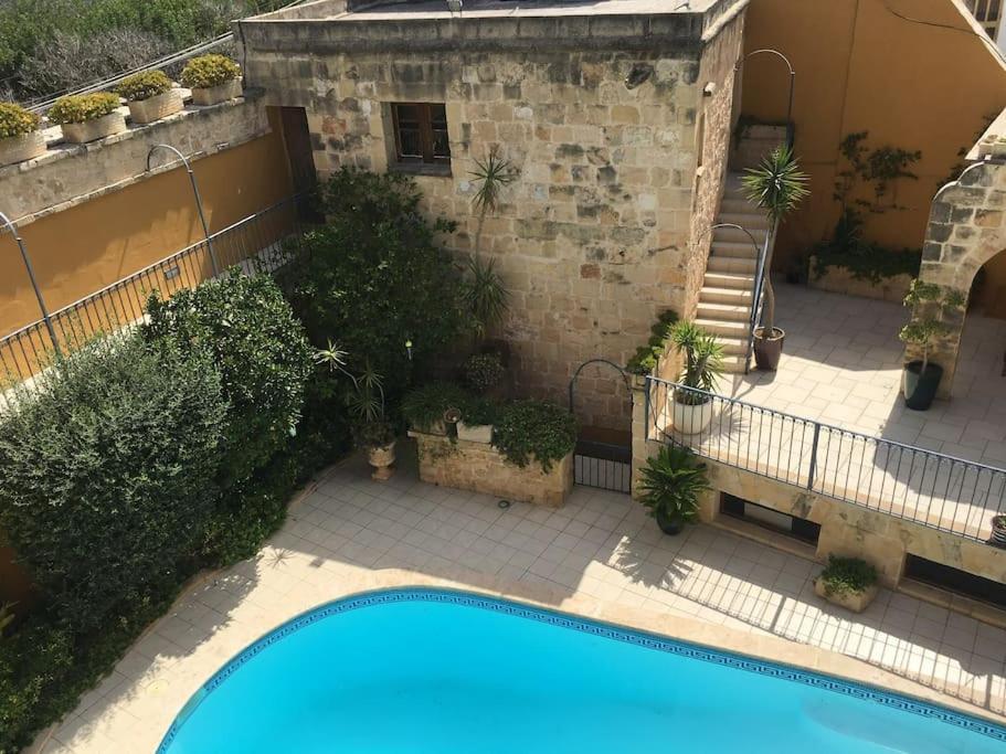 Studio Apartment With Pool In House Of Character. Birkirkara Esterno foto