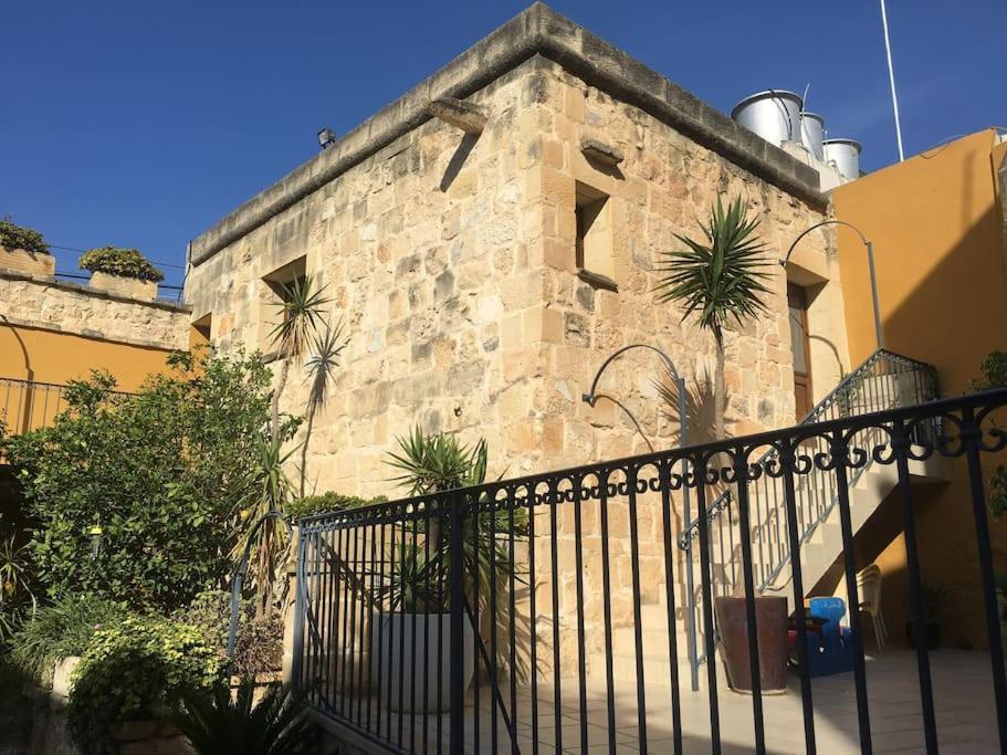 Studio Apartment With Pool In House Of Character. Birkirkara Esterno foto